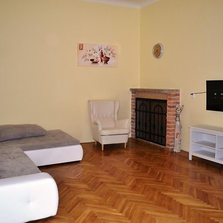 Sunflower 2Bdr Flat By Ruterra Praag Buitenkant foto
